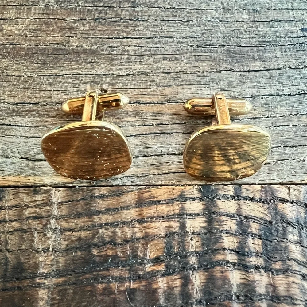 Gold-Toned cuff links